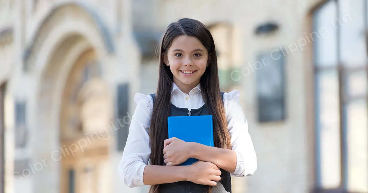 Unique Ideas of How to Take a Good School Photo Feature Image